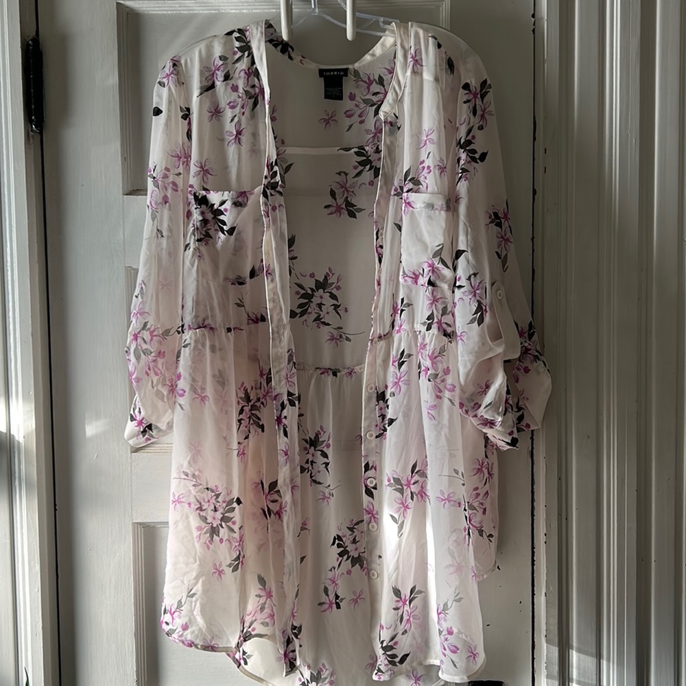 Torrid Floral Blousy Tunic Cardigan - size 3